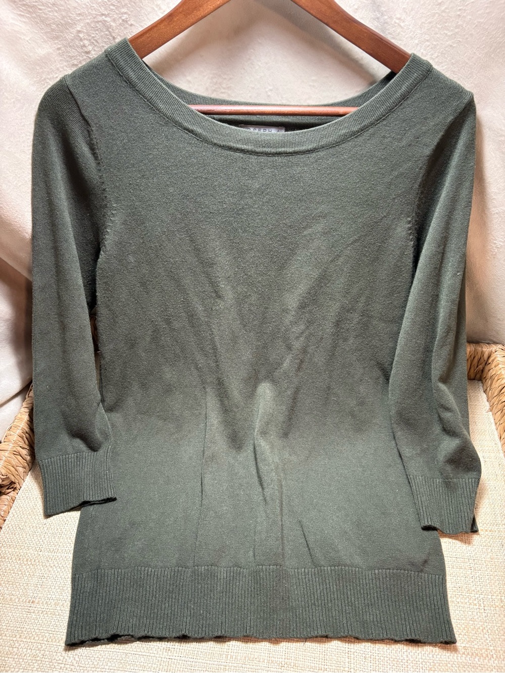 Joseph A Olive Green Boat Neck 3/4 Sleeve Lightweight Sweater